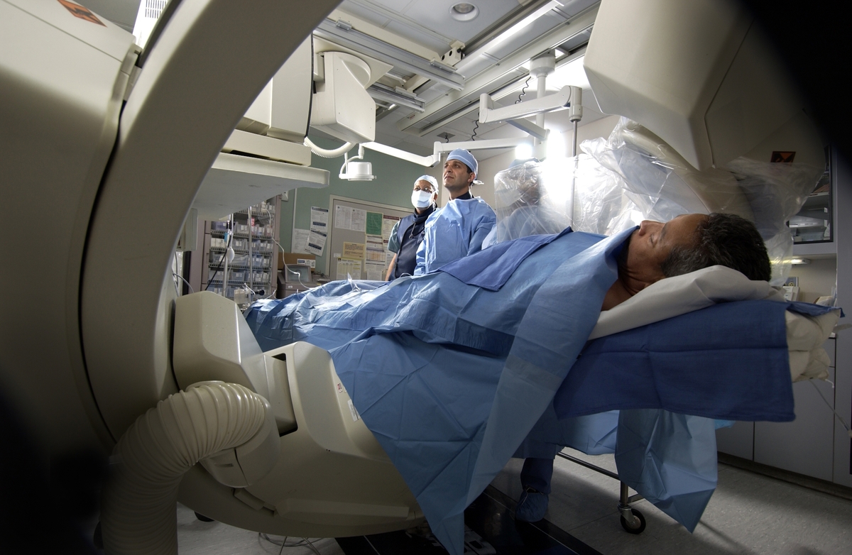 Image of doctors conducting MRI